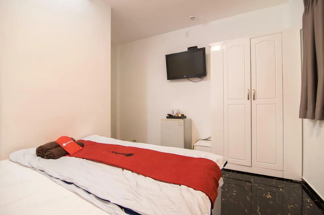 Reddoorz @ Bui Vien Walking Street 3 Hotel Ho Chi Minh City