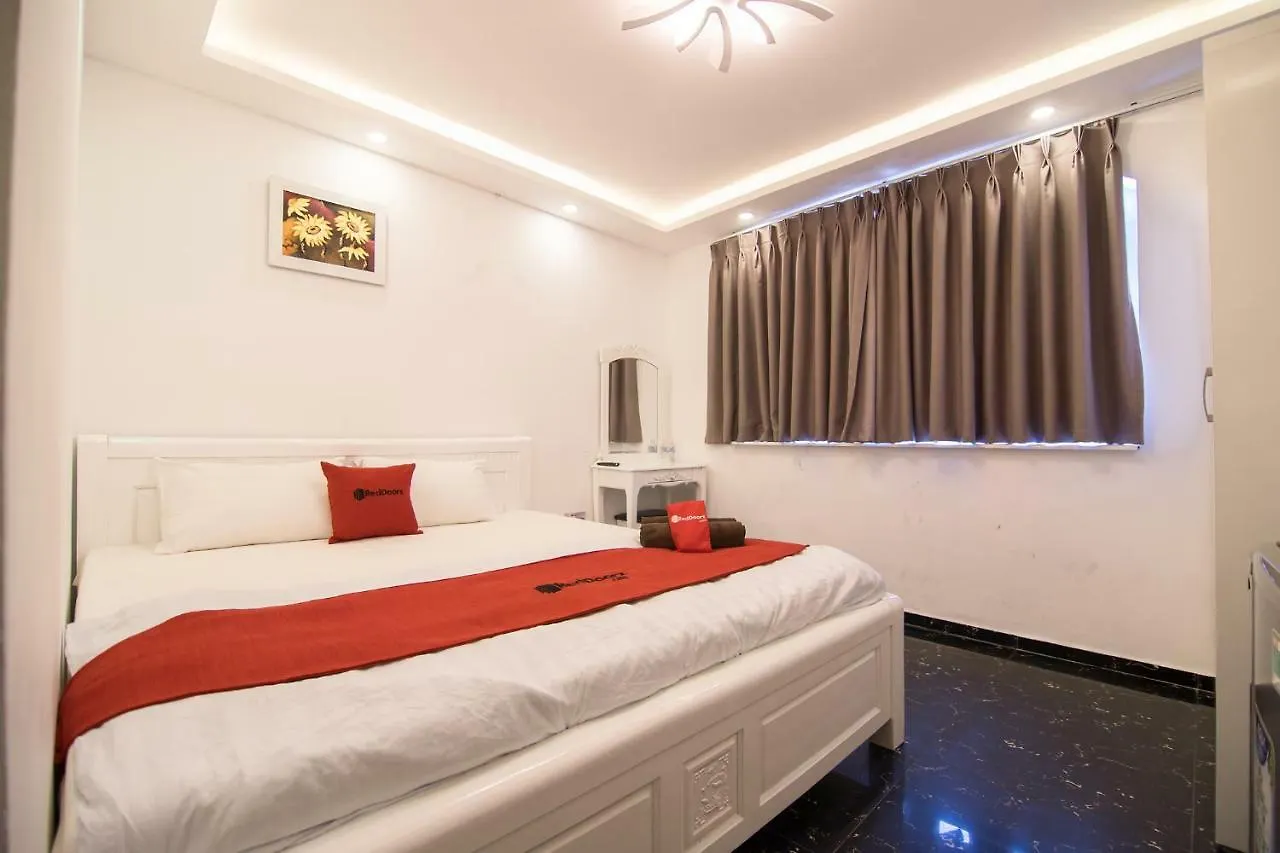 Reddoorz @ Bui Vien Walking Street 3 Hotel Ho Chi Minh City